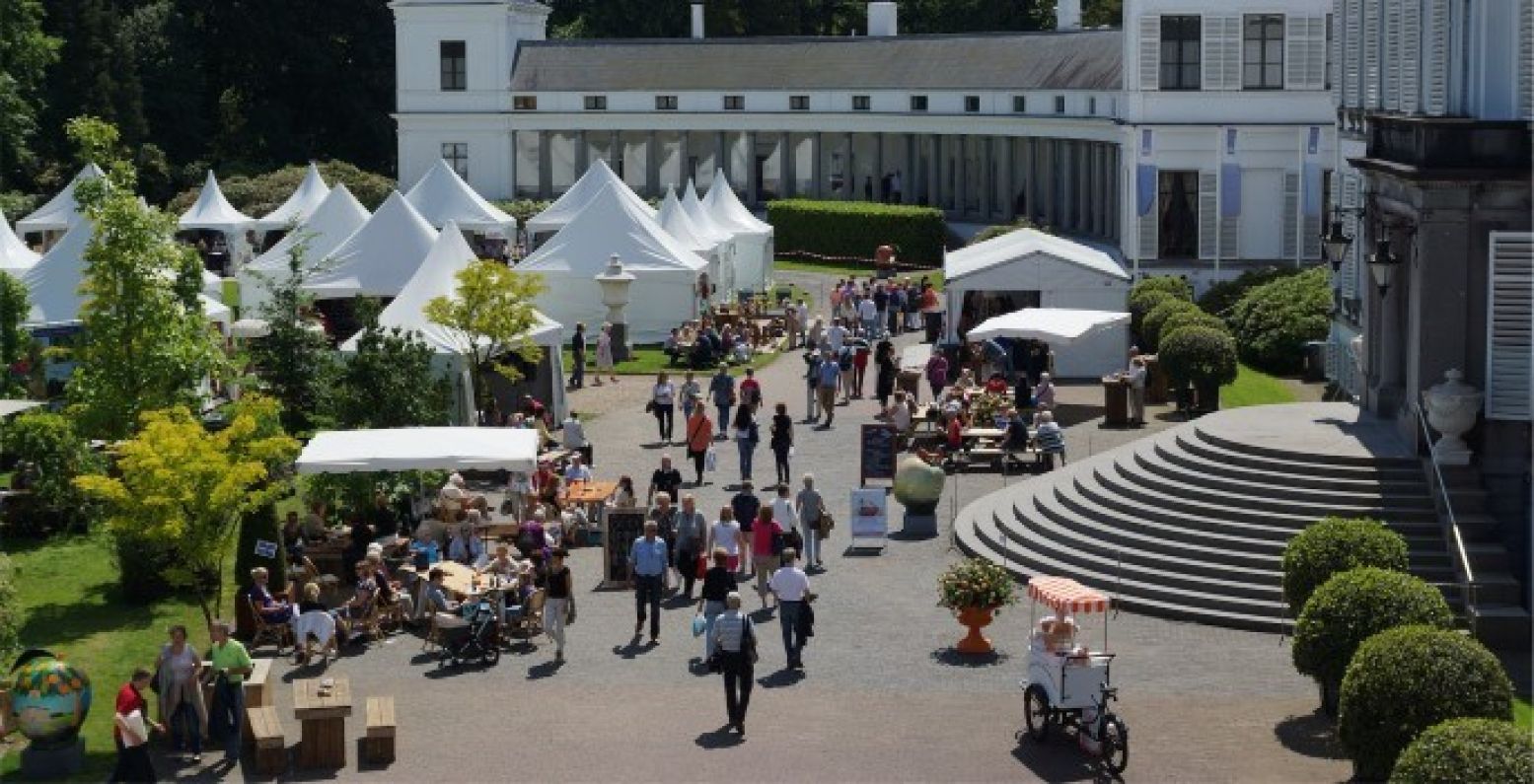 In de sfeervolle ambiance van Paleis Soestdijk vind je Zomer Fair Soestdijk 2015 . In de sfeervolle ambiance van Paleis Soestdijk vind je Zomer Fair Soestdijk 2015 .