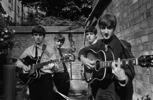 FAMOUS by Terry O_Neill Terry O'Neill - The Beatles, Londen 1963 - © Iconic Images & Terry O'NeillFoto geüpload door gebruiker.