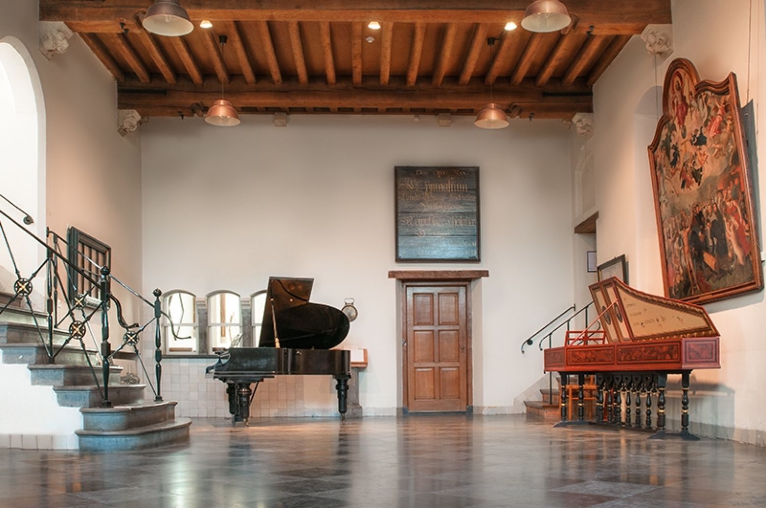 In de sfeervolle Vierschaar in Het Oude Stadhuis van Tholen beleef je mooie klassieke concerten. Beeld: © Stichting Anthonie Keldermans Concerte In de sfeervolle Vierschaar in Het Oude Stadhuis van Tholen beleef je mooie klassieke concerten. Beeld: © Stichting Anthonie Keldermans Concerte