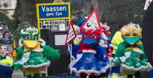 Carnaval met feestkostuums en kleurrijke optochten