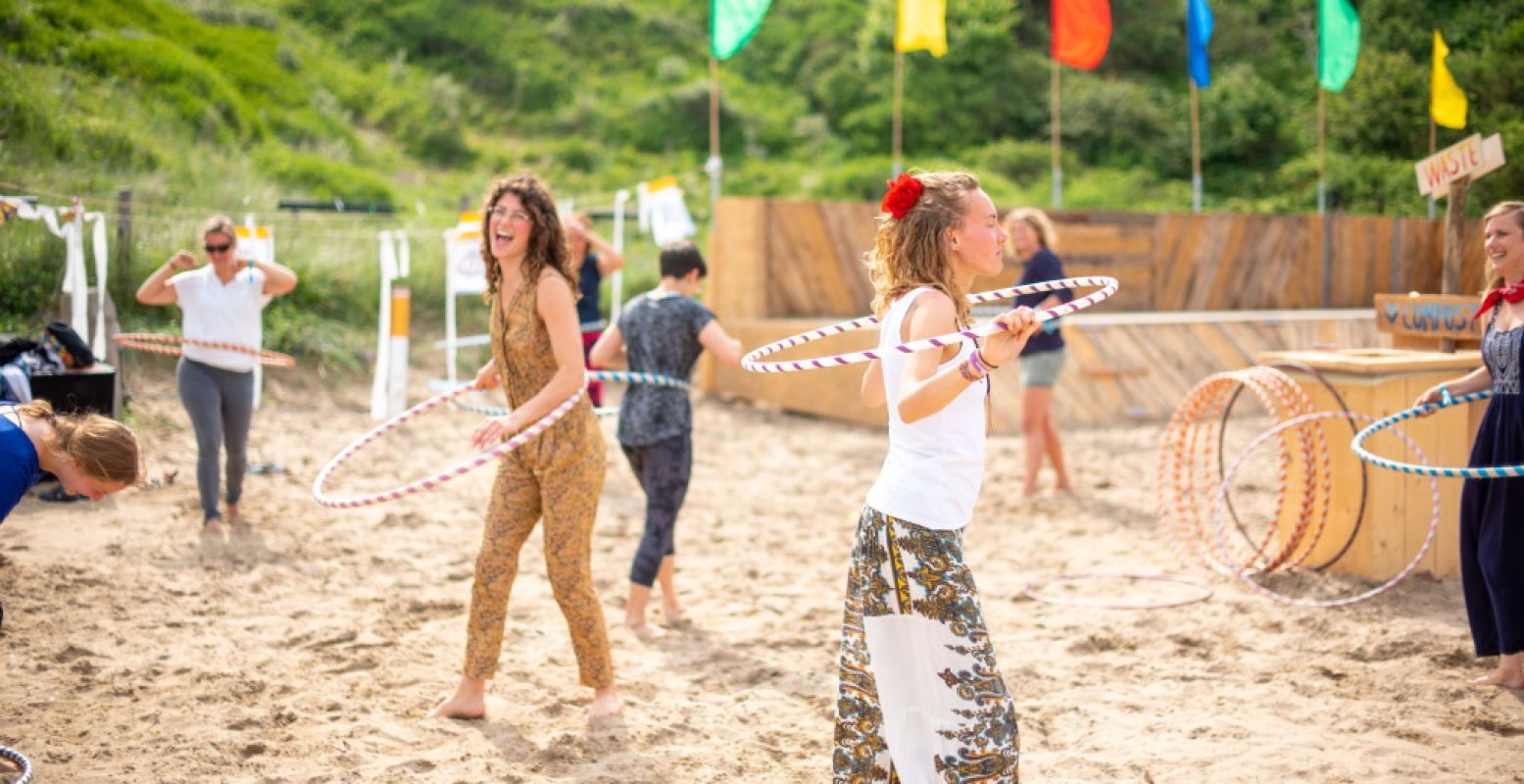 Het Surfana Festival draait om geluk en plezier. Iedereen is welkom en het doel is dat je geniet en blij naar huis gaat. Foto: Surfana Festival.