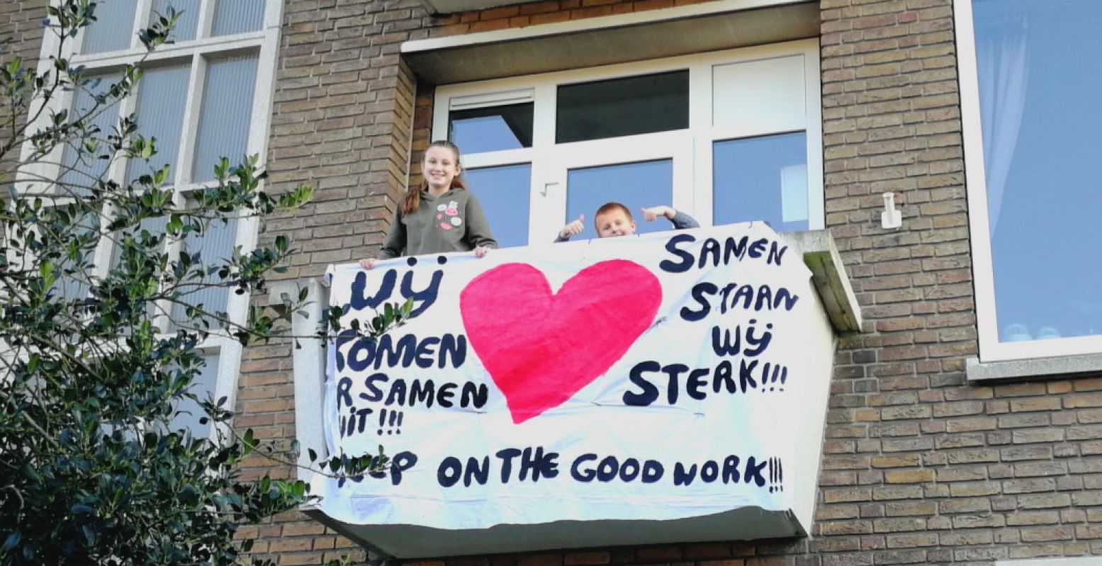 Hart voor de zorg: het symbool waarmee inwoners van Nederland de medewerkers in zorg steunen tijdens de coronacrisis. Foto: Haags Historisch Museum © Raymond en Janey.