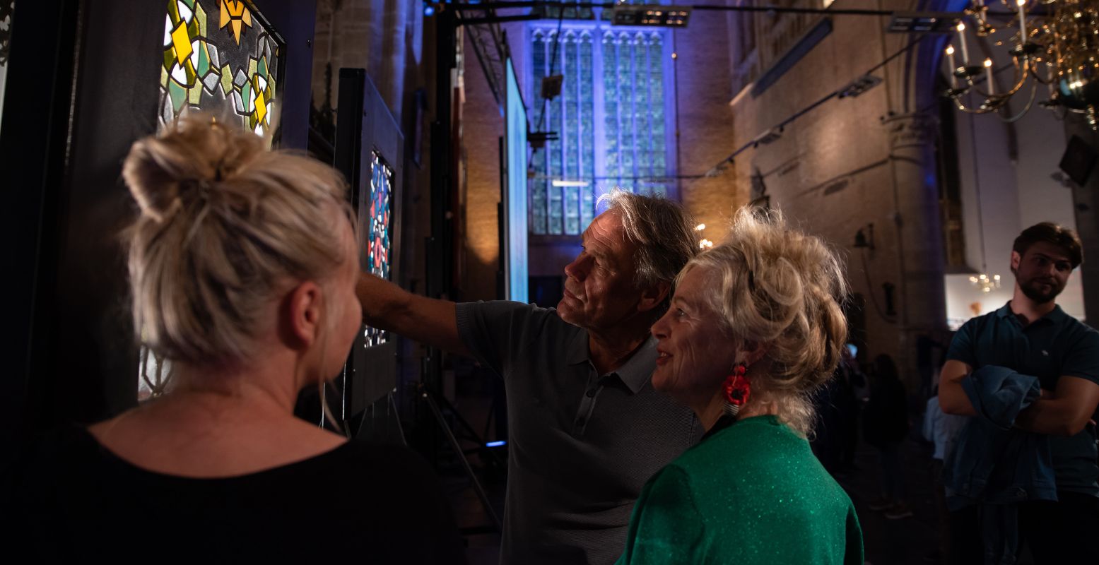 Kijkje in de Grote Kerk, tijdens de presentatie van het nieuwe ontwerp voor het Grote Raam. Foto: Het Grote Raam © Nina van Vliet