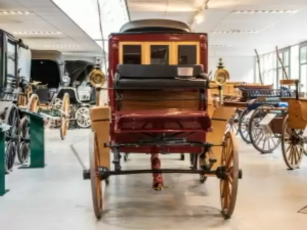 Het Rijtuigmuseum staat vol prachtige rijtuigen. Foto: Museum Vreeburg