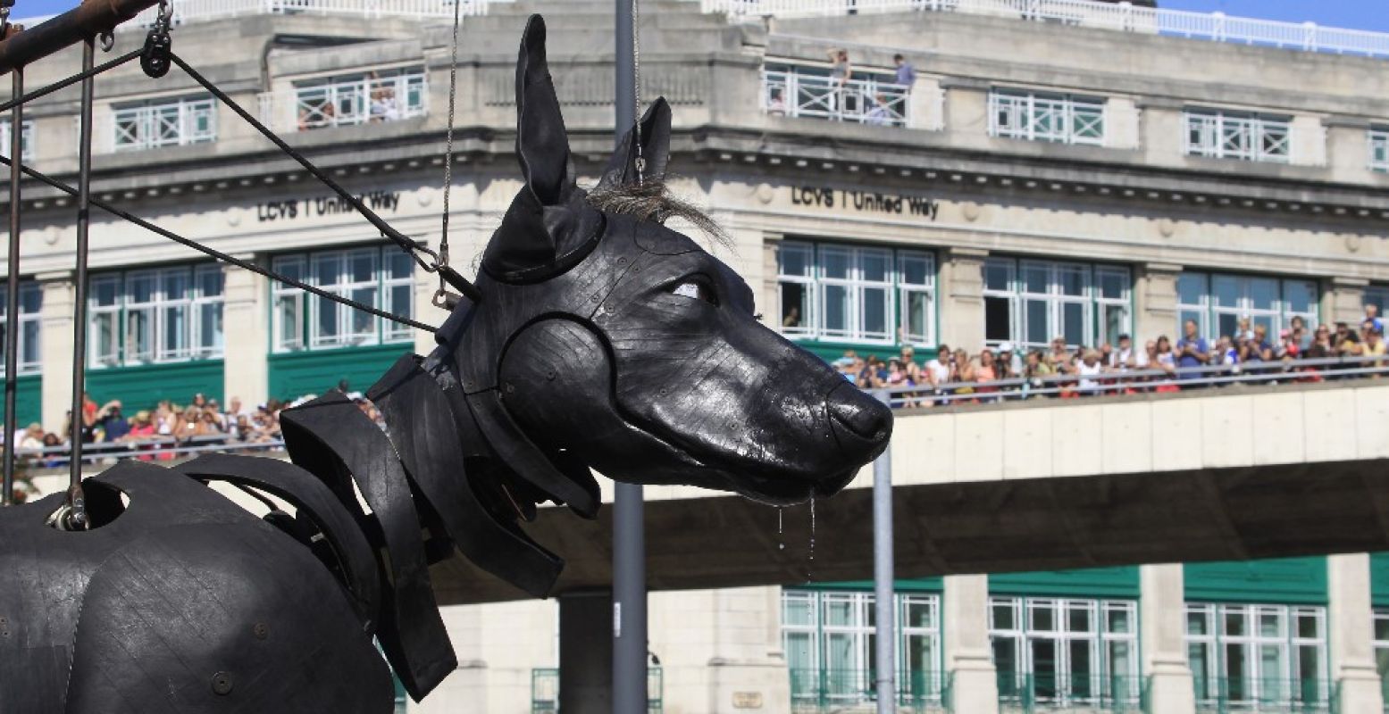 Xolo, de reuzenhond. Foto: © Royal de Luxe _ Artcompress _ Pascal Victor