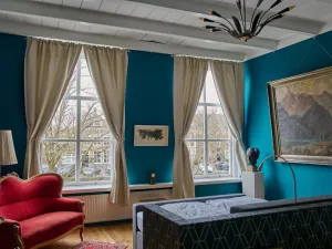 Het huis hangt vol met kunst. Foto: B&B Röderhaus © Christoph Röder