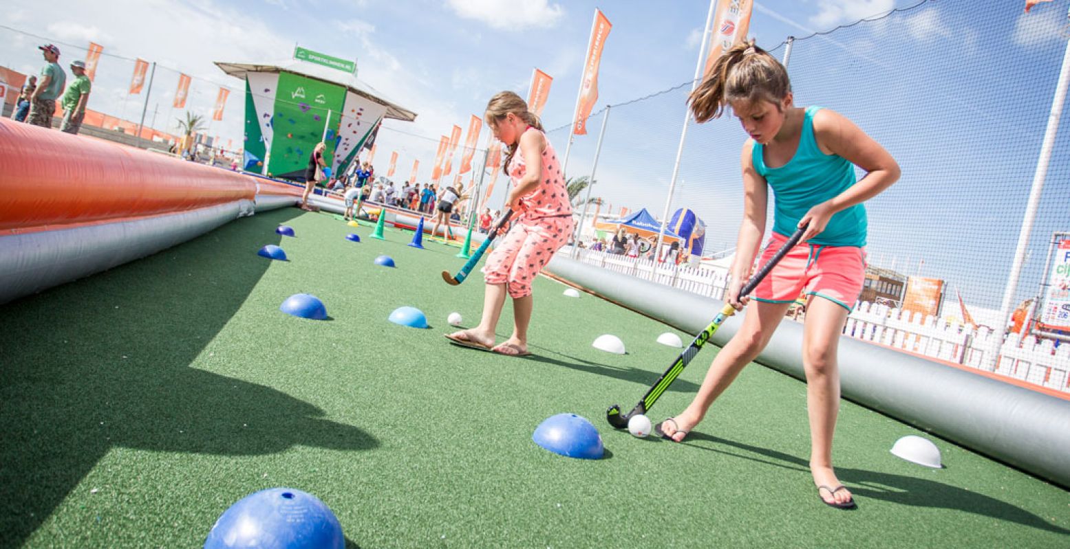 Tijdens het TeamNL Olympic Festival in Scheveningen maak je kennis met tientallen verschillende sporten. Foto: Olympic Experience 2016 © Tim Buitenhuis