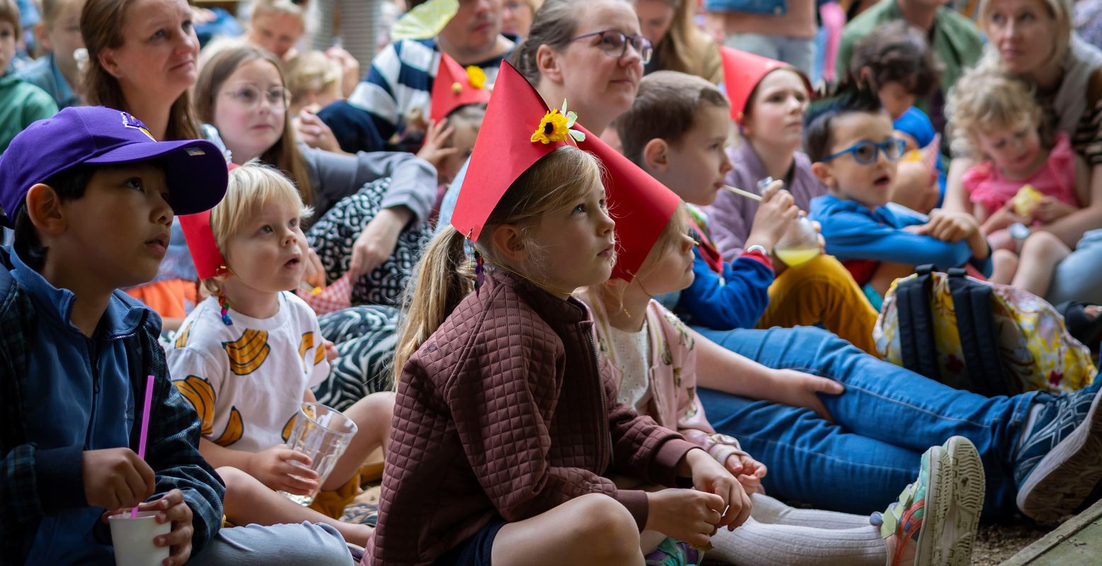 Laat je betoveren door de magie van boeken. Foto: Het Mooie Kinderboekenfestival © Jamie Snoeck