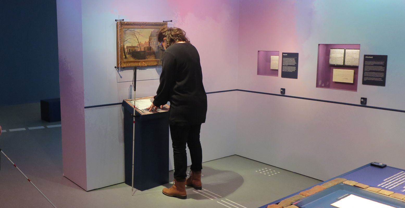 Steeds meer uitstapjes krijgen voorzieningen voor mensen met een handicap. Zoals Verzetsmuseum Amsterdam, waar visueel, lichamelijk en auditief gehandicapten zelfstandig het museum kunnen beleven. Foto: Verzetsmuseum Amsterdam