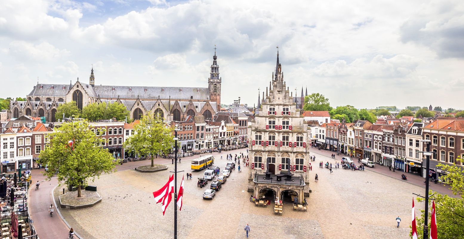 Wandel over de Markt van Gouda. Foto: VVV Gouda