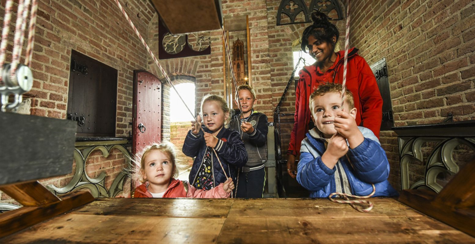 Beklim je alle 495 van de Domtoren? Ga mee met de kinderrondleiding in de meivakantie. Foto: Domtoren