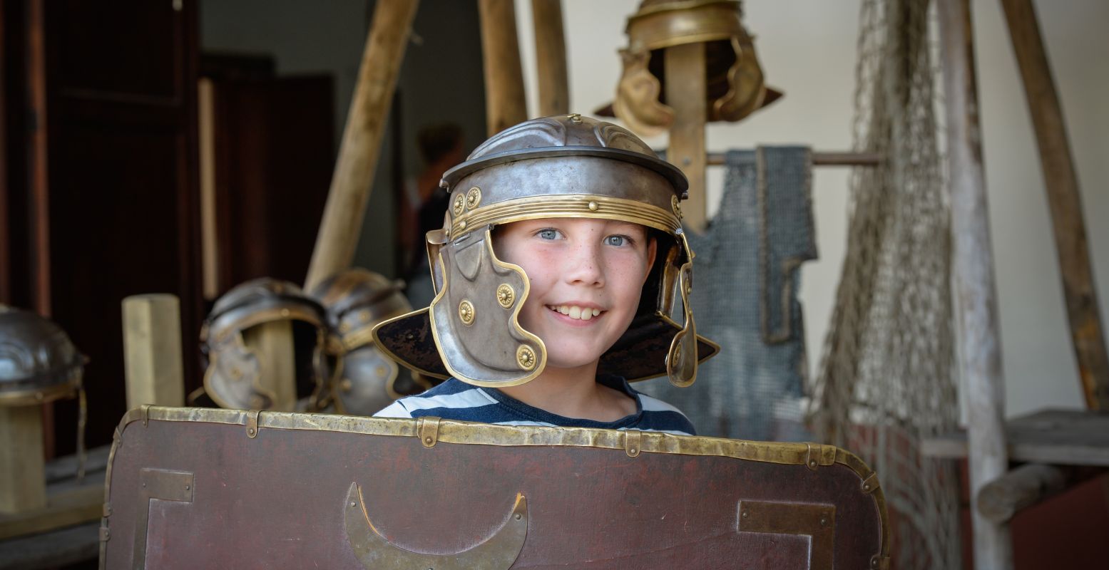 Ga je mee naar de Romeinen? Of verken je een ander tijdperk? Foto: Archeon