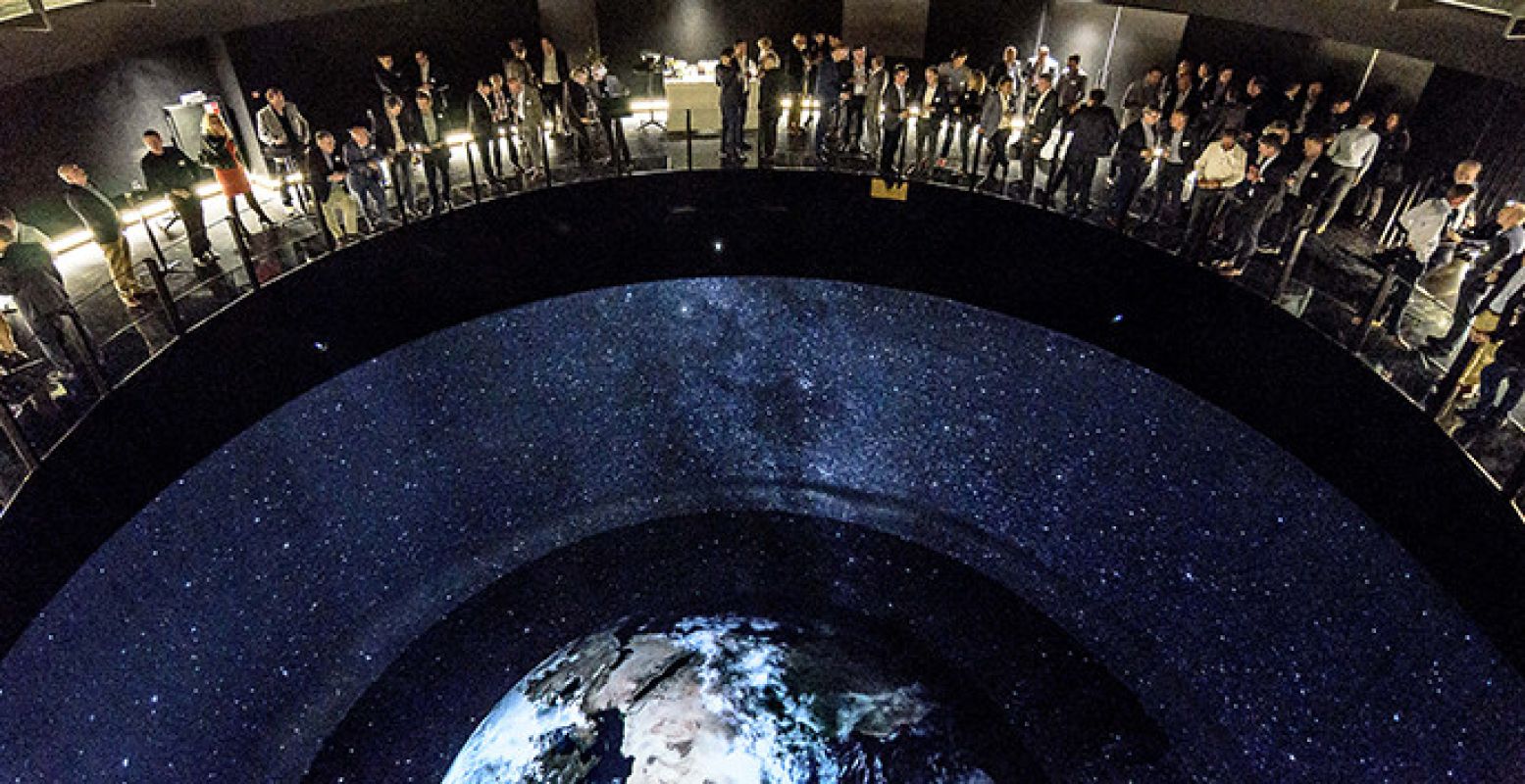 Columbus neemt je mee op een speciale reis. Foto: Columbus earth theater.