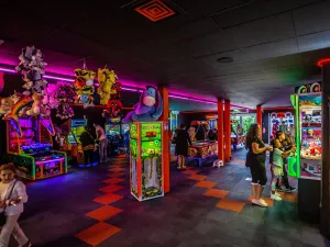 Prijsvraag: Win € 10,- speeltegoed voor gamehal Let's Play-it!