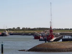 Radiolichtschip Jenni Baynton aan de Zuiderpier. Foto: DagjeWeg.NL