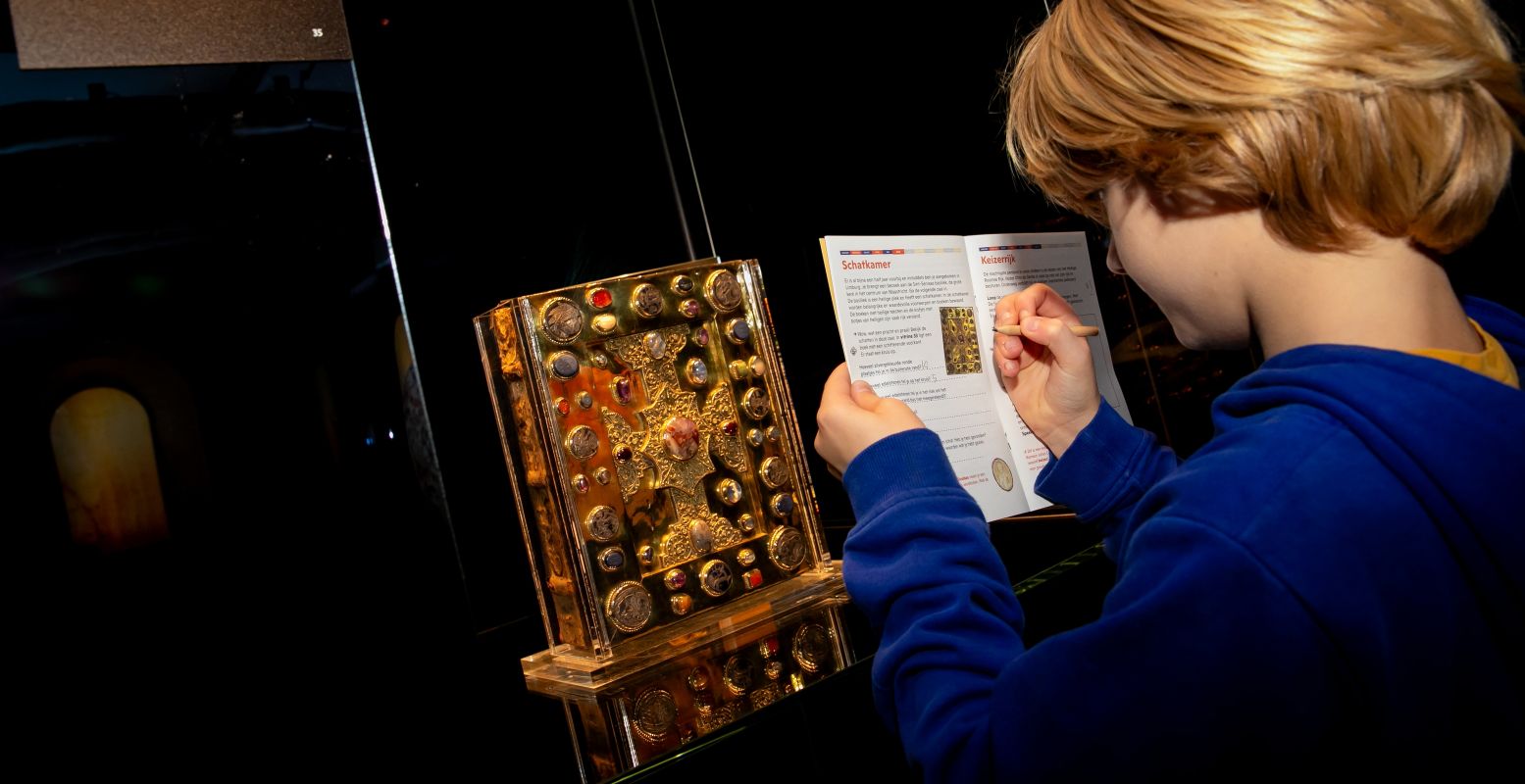 Expositie Het Jaar 1000 vult een gat uit onze geschiedenis op met veel interessante en vaak onbekende informatie, bijzondere topstukken en fun. Foto: Rijksmuseum van Oudheden © Ilona Hartensveld