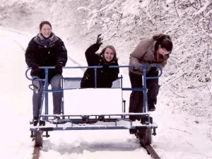 Ook leuk in de winter! Foto:Rail-bike van de Molignée (eigen werk)