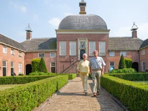 Het Hofje van Mevrouw van Aerden De Franse binnentuin. Foto: Hans van Vrouwerf