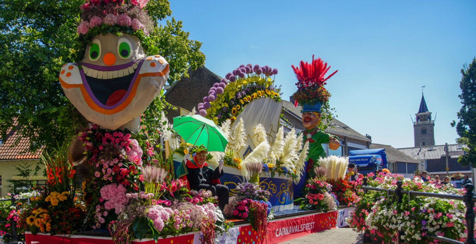 Bekijk alle waanzinnige bloemencreaties tijdens de Flower Parade Rijnsburg. Foto: Treffend Beeld