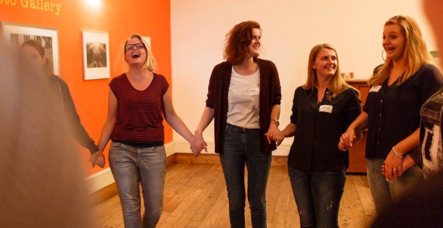 Samen lachen is gezond. Foto: GetTheLaughFlow © Samen lachen is gezond. Foto: GetTheLaughFlow ©