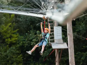 Razendsnel omlaag. Foto: Adventure City Rotterdam