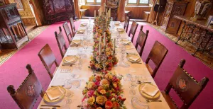 Kasteel de Haar: het Downton Abbey van NL De baron en barones dineerden in stijl met hun gasten. Foto: Kasteel de Haar