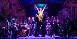 Zwoele tango's en politieke spelletjes in Evita de musical