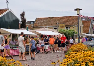 Boerenmarkt Woudsend Boerenmarkt Woudsend - Foto: Thea de Jong