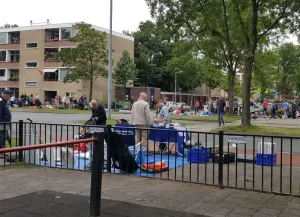 Grote rommelmarkt in Alkmaar in de Rivierenbuurt Foto: P. Dumont organisator