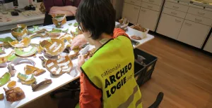 Graaf in het verleden tijdens de Archeologiedagen