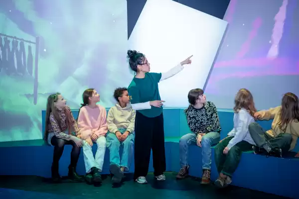 Leer over wereld met de leukste activiteiten. Foto: Wereldmuseum Amsterdam © Anneke Hymmen