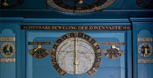Werelderfgoed: bewonder het oudste nog werkende planetarium ter wereld Kijk omhoog en bekijk het ingenieuze planetarium. Foto: Koninklijk Eise Eisinga Planetarium