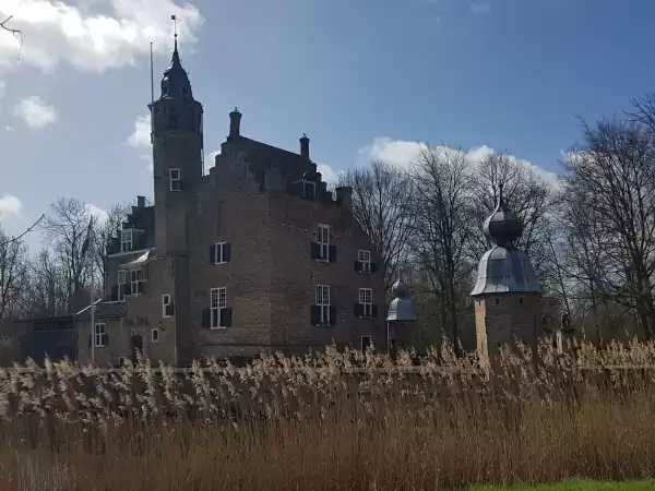 Je komt ook langs kasteel Moermond, nu een hotel. Foto: Nikki Arendse