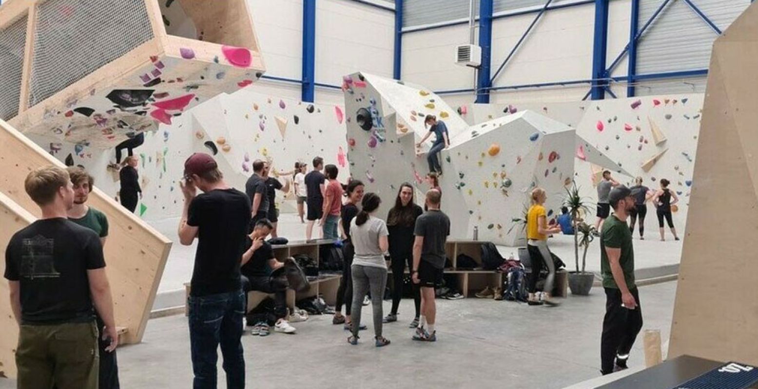 Klimmen is een supergezellig uitje met vrienden of met het hele gezin. Foto: Be Boulder