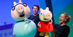 De leukste theatershows voor de allerkleinsten Peppa Pig met haar vader. Foto: Levin den Boer - Van Hoorne Entertainment.