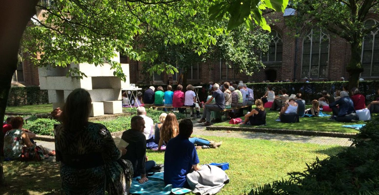 Geniet van muziek in de kloostertuin. Foto: Museum Catharijneconvent