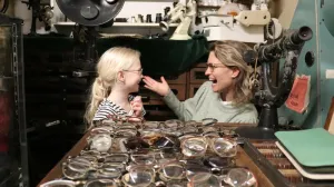 De opticien in het Oude Ambachten & Speelgoedmuseum Foto: Foto: Oude Ambachten & Speelgoedmuseum
