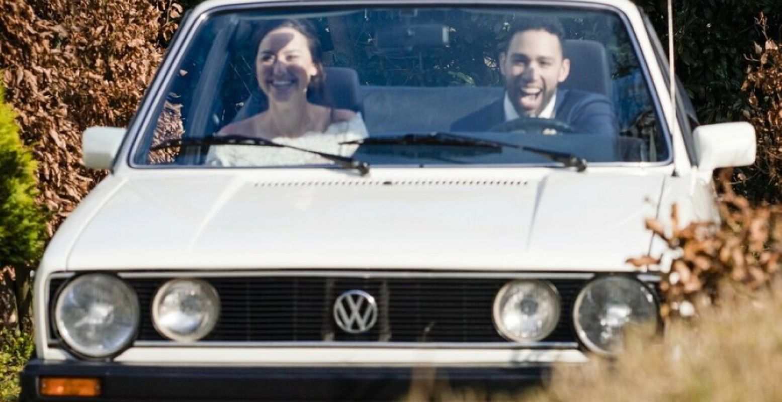 Samen romantisch een dagje toeren in een VW-klassieker. Foto: Vintagecars Wapenveld.