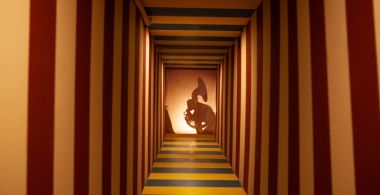 Voel je Alice in Wonderland in dit surrealistische doolhof