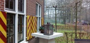 Over de foto: Midden in het Hattemse bos ligt Herberg Molecaten, een heerlijk rustpunt tijdens onze winterse wandeling. Midden in het Hattemse bos ligt Herberg Molecaten, een heerlijk rustpunt tijdens onze winterse wandeling.