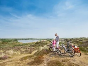 Résidence Terschelling Wellness Waddenresort Eindeloze mogelijkheden tot fietsen.