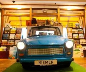 Auto. Foto: Boekhandel Riemer Groningen