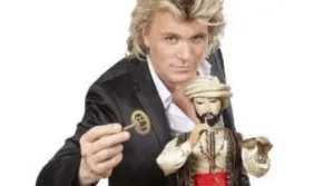 Eropuit in de meivakantie! Hans Klok presenteert de magische voorstelling Moving Magic. Foto: Museum Speelklok
