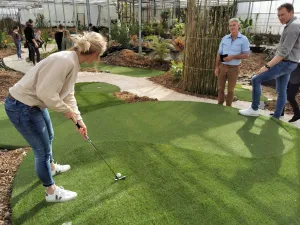 Indoor Adventure Minigolf Minigolf is een gezellige activiteit voor jong en oud. Foto: Indoor Adventure Minigolf