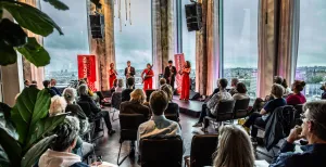 Ontdek muzikaal talent tijdens het Grachtenfestival Bezoek optredens op unieke locaties. Foto: Grachtenfestival © Melle Meivogel