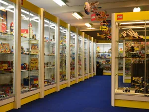 De geschiedenis van LEGO® in een notendop. Foto: LEGiO-museum