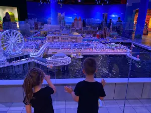 LEGOLAND® Discovery Centre Scheveningen Spot alle bekende gebouwen van Den Haag. Foto: DagjeWeg.NL