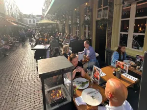 Schuif aan voor een uitgebreide lunch. Foto: Korte Putstraat