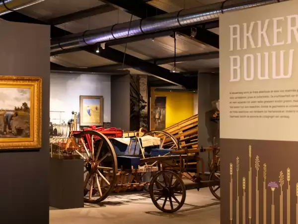 Bewonder oude werktuigen in de vaste expositie. Foto: © Gerbrich Raap Fotografie