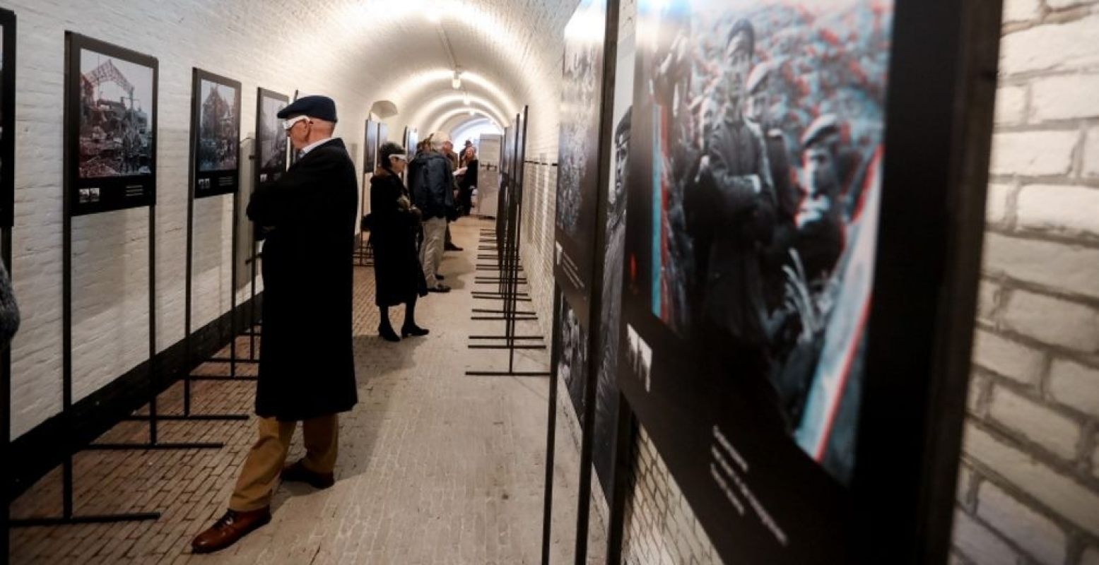 De foto's van de Duitse soldaten komen tot leven met een 3D-bril. Foto: Waterliniemuseum